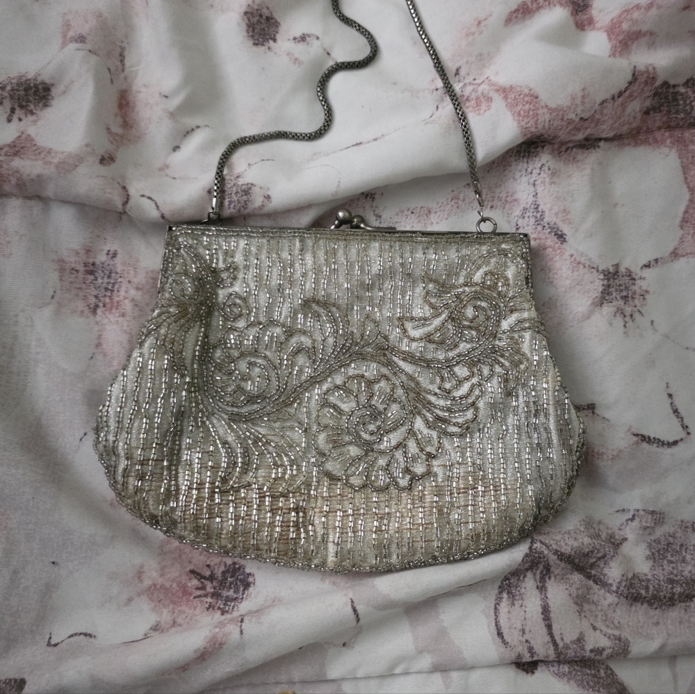 Pre Owned La Regale silver evening vintage clutch